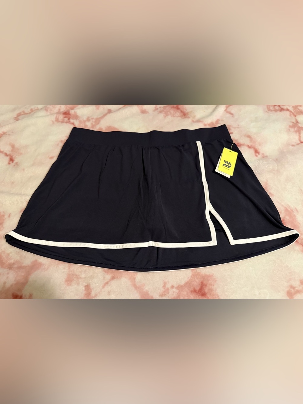 all in motion everyday soft knit skort with White Trim size XXL